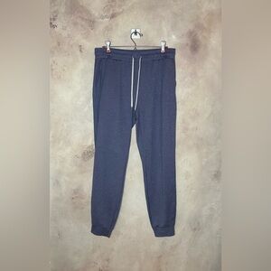 Vuori Performance Jogger Womens Medium Dreamknit Luxury Athleisure Workout Fit